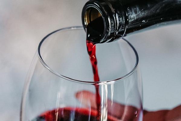 Vino, all’asta una bottiglia invecchiata nello spazio