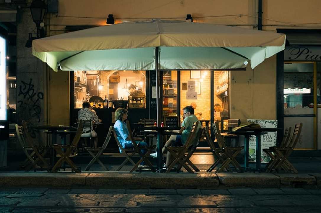Ristoranti, a Milano tavoli esterni gratis fino al 31 dicembre