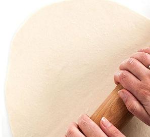 Stendete la pizza