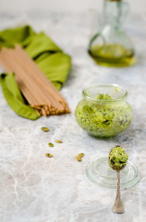 Pesto di asparagi e basilico