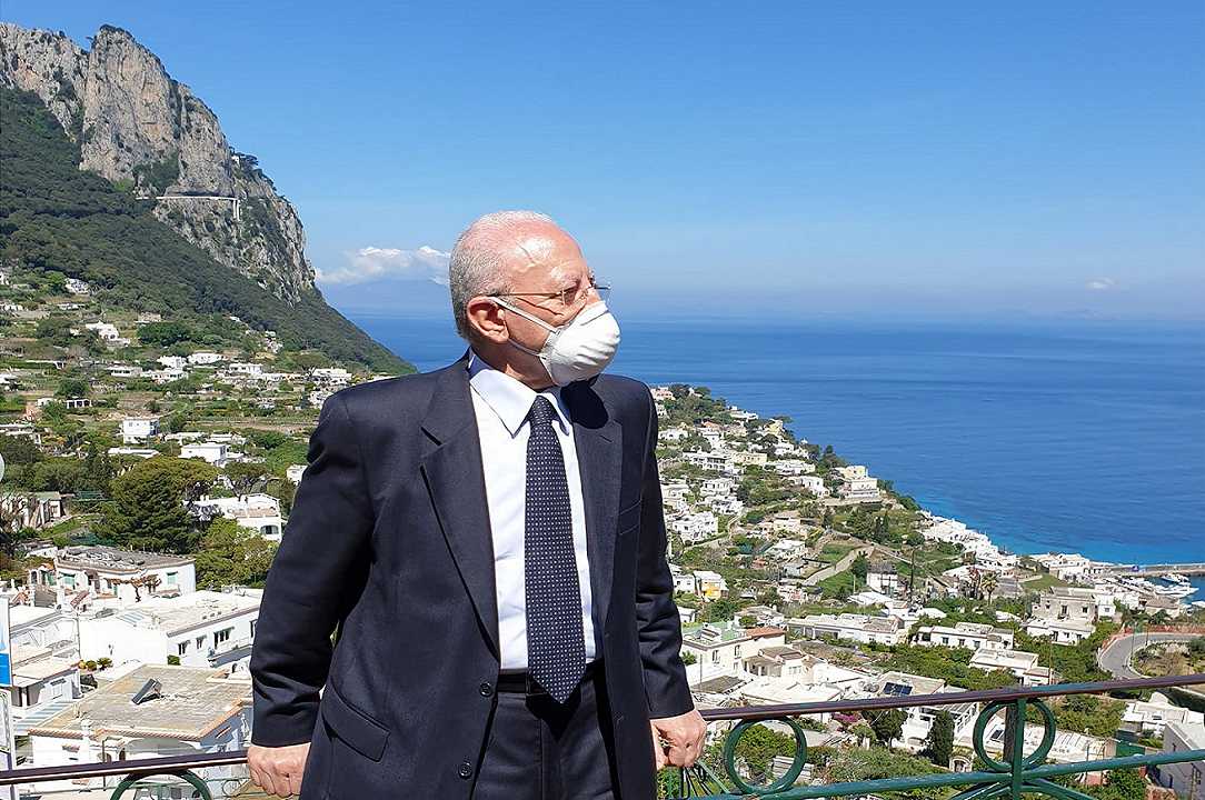 Vincenzo De Luca: “In Campania non si trovano camerieri, preferiscono il reddito di cittadinanza”