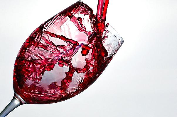 Vino, gli acquisti online continuano a crescere