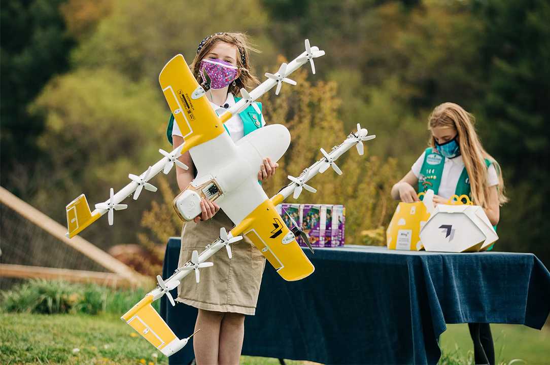 Virginia: ragazze scout consegnano biscotti coi droni