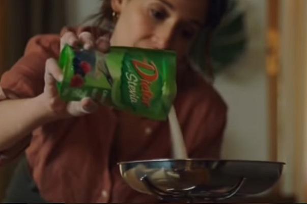 Dietorelle, Vittorio Sgarbi critica lo spot: “primi effetti del ddl Zan”