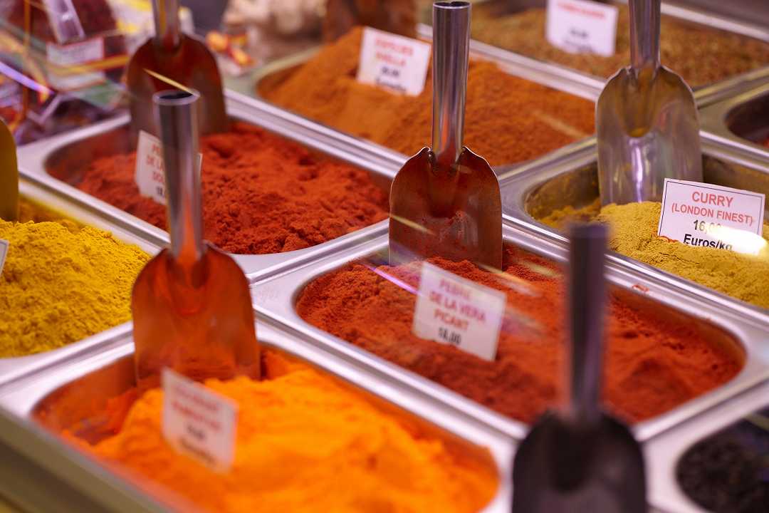Curry: cos’è e come si usa, in polvere o in pasta