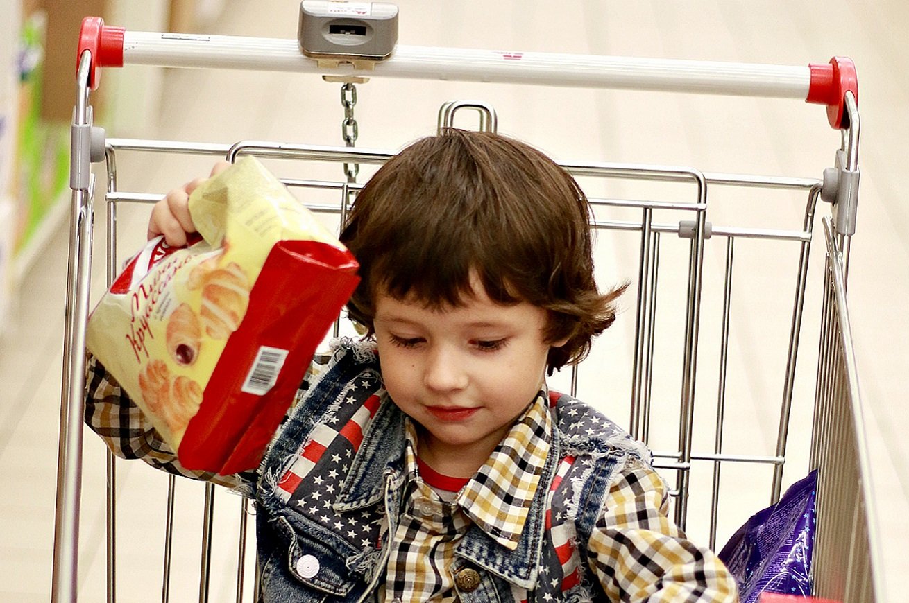 bambino supermercato