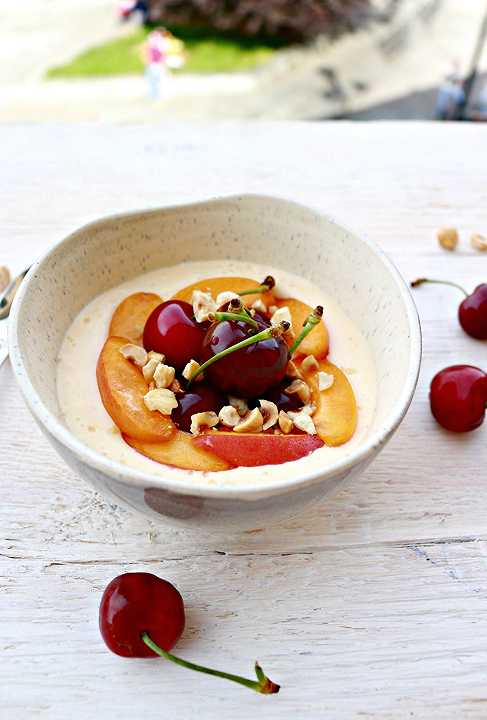 Bowl con yogurt e frutta