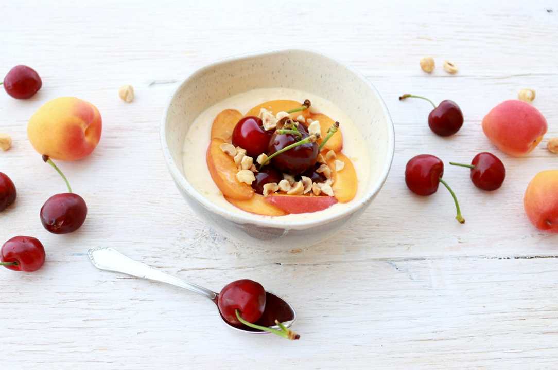 Bowl con yogurt e frutta