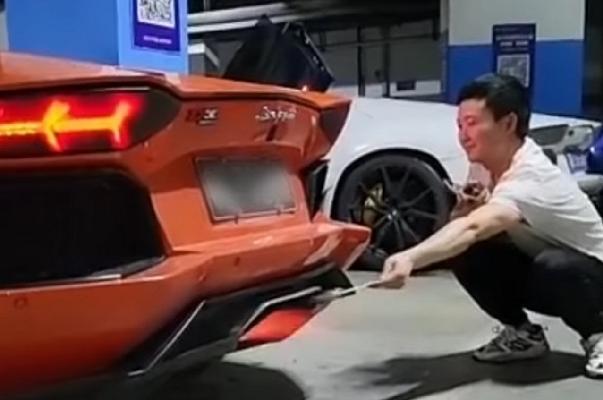 Cina: cucina gli spiedini con la Lamborghini, ma rompe il motore