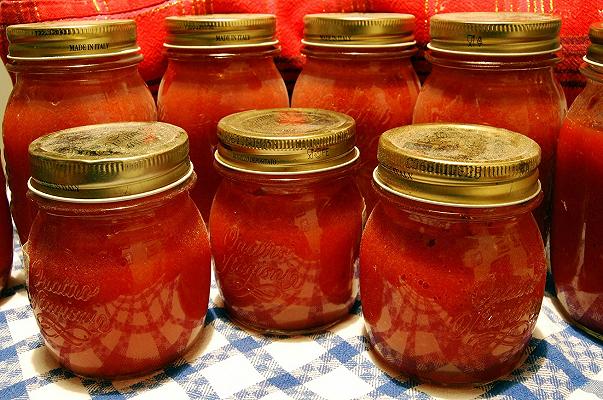 Conserva di pomodoro a rischio: manca la latta per i contenitori