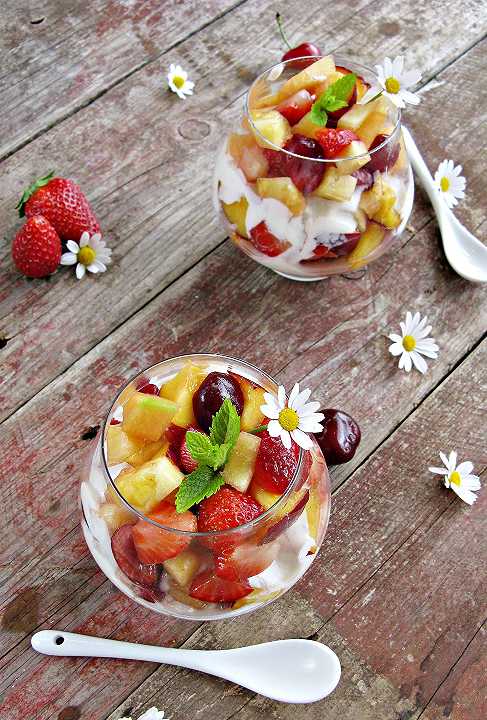 Macedonia di frutta e yogurt