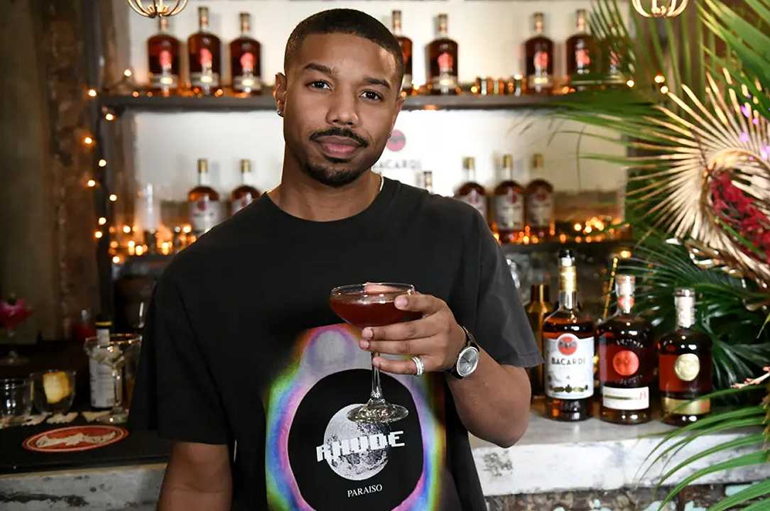 Michael B Jordan cambia il nome del suo rum: “offende” la cultura caraibica