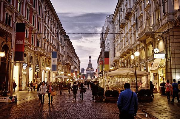 Milano, Municipio 1: chiusura dei dehors alle 00.30 e vietato l’asporto di alcolici?