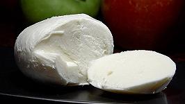 «Non mangio mozzarella fuori dalla Puglia»: il Guardian ha appena dichiarato guerra alla Campania