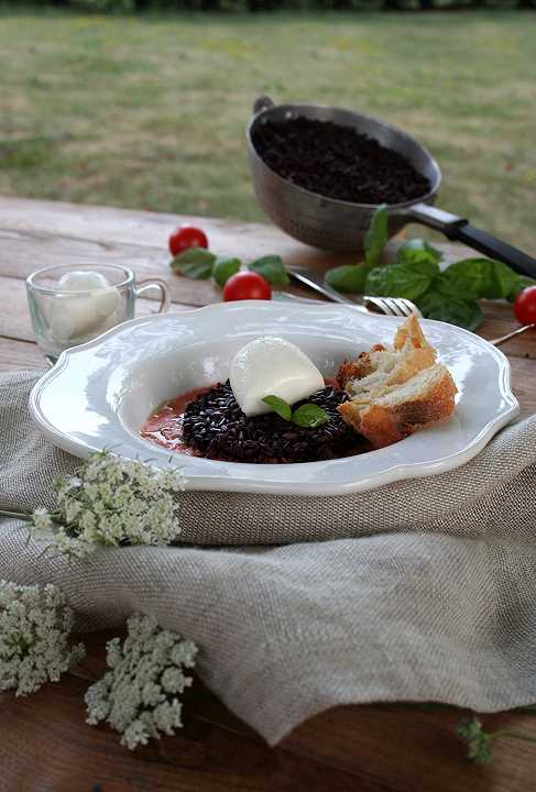 Insalata di riso Venere alla caprese