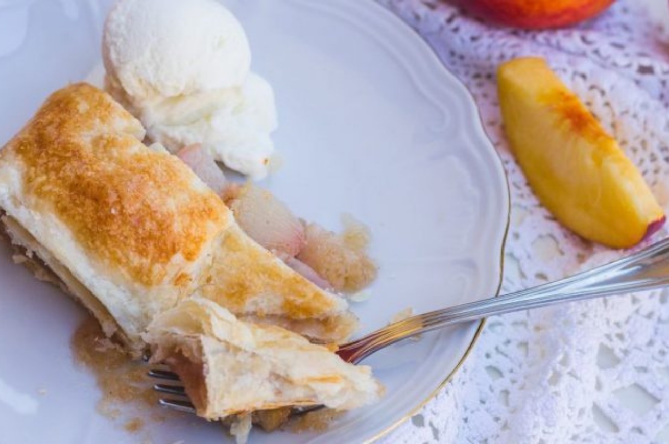 strudel di pesche