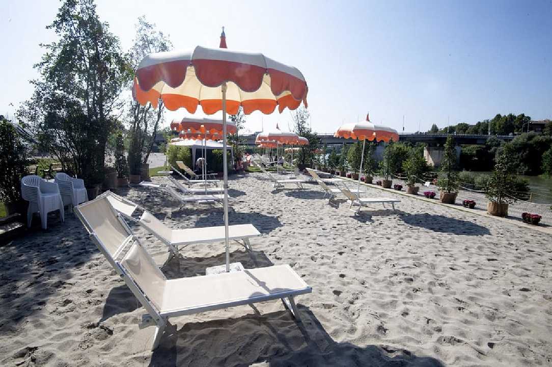 Roma: nessuno vuole la spiaggia sul Tevere proposta da Viriginia Raggi