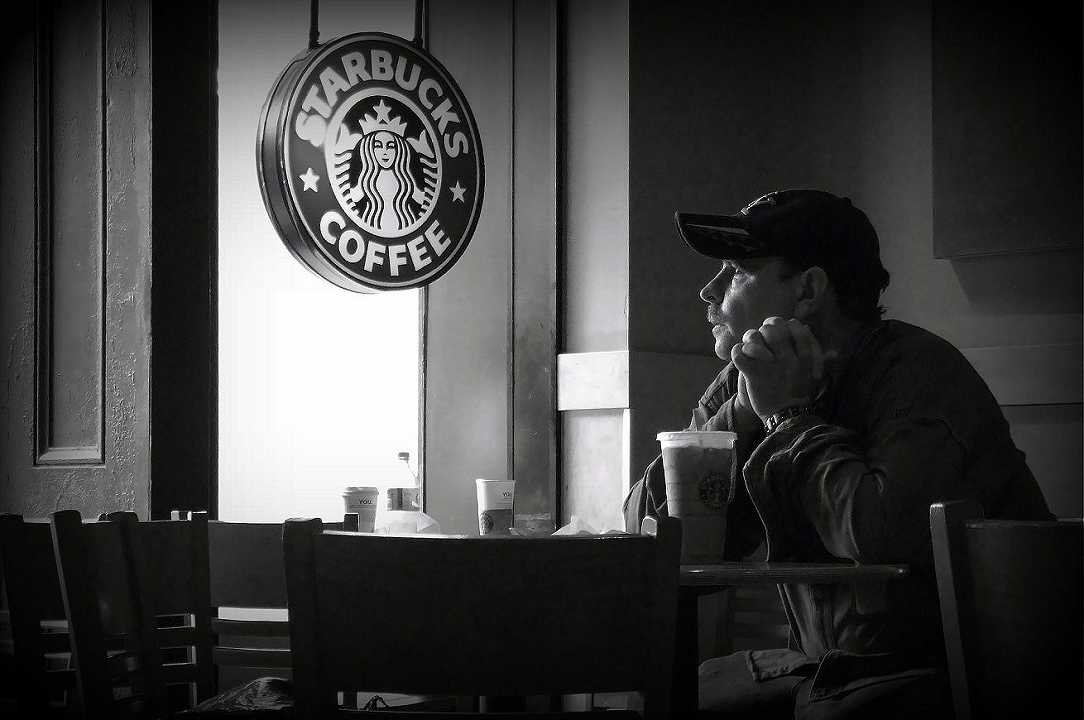Starbucks ha licenziato più di 20 leader sindacali negli USA negli ultimi mesi