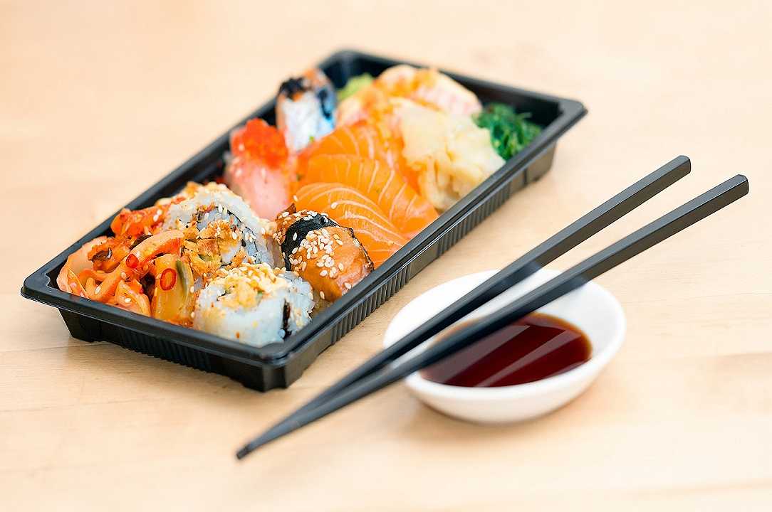Sushi: gli italiani preferiscono gli Uramaki Tiger Roll secondo Uber Eats