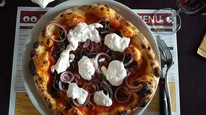 Sarchiapone a Torino, recensione: la più classica delle pizzerie “napoletane”
