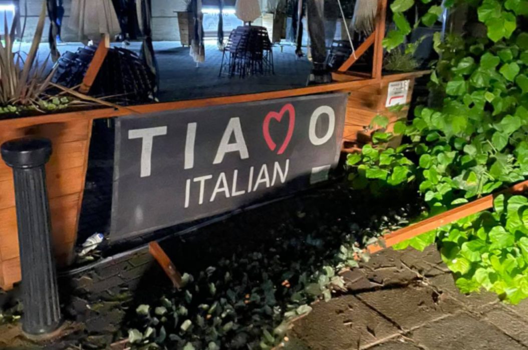 ti amo ristorante italiano vandalizzato