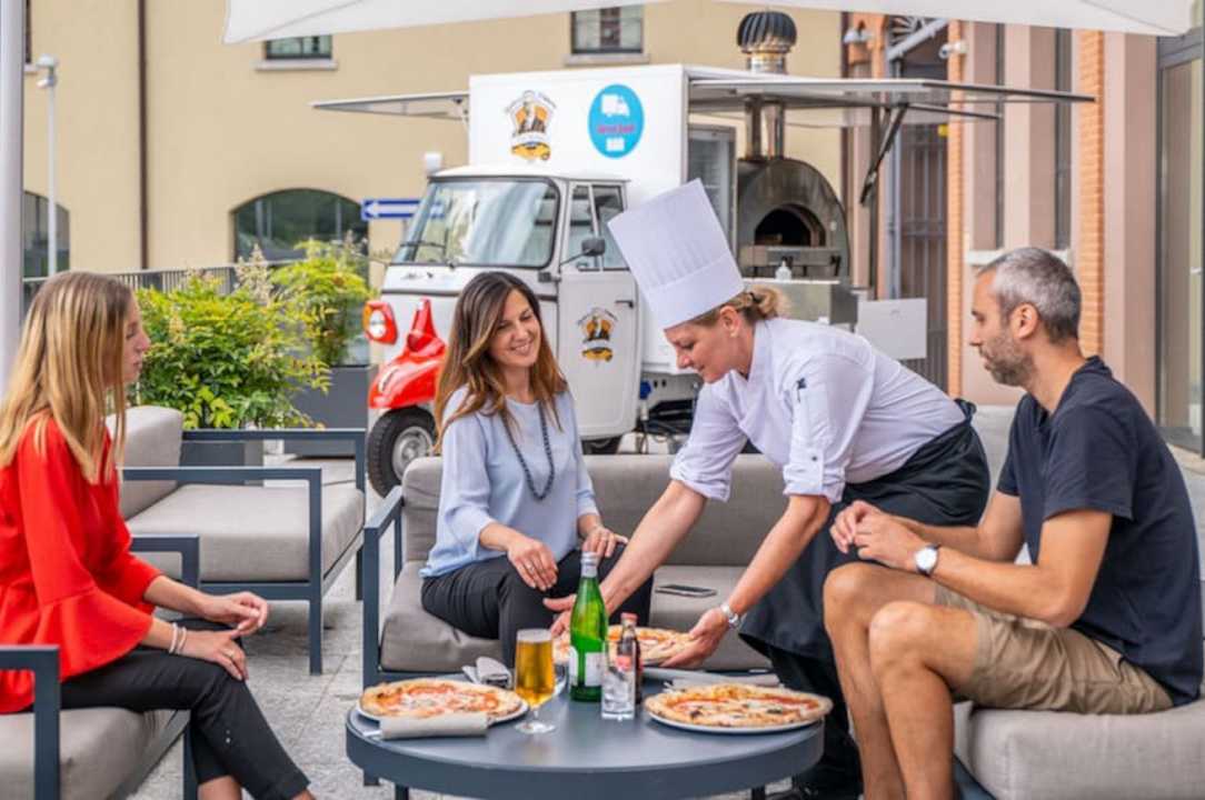 Antica Pizzeria da Michele apre un chiosco di street food sul lago di Como