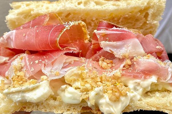 All’Antico Vinaio apre il suo primo locale a Roma