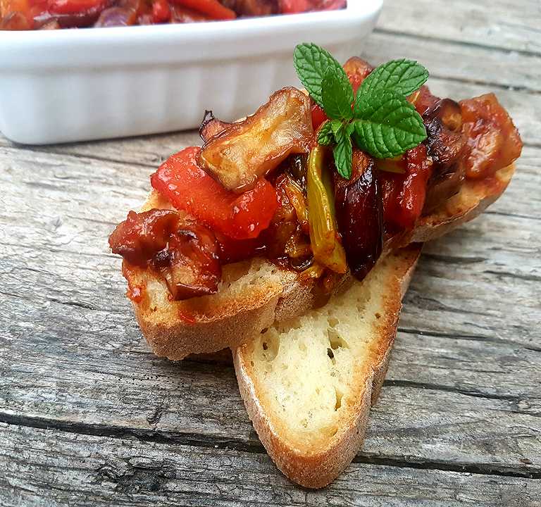 Caponata di melanzane e peperoni