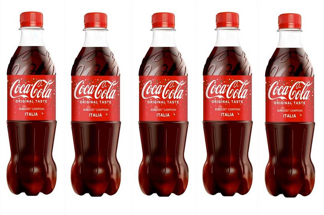 Greenpeace: “Con la loro plastica monouso, Coca-Cola, PepsiCo, Nestlé (e tante altre) inquinano il pianeta”