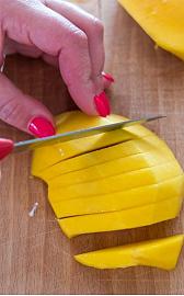 Tagliate il mango