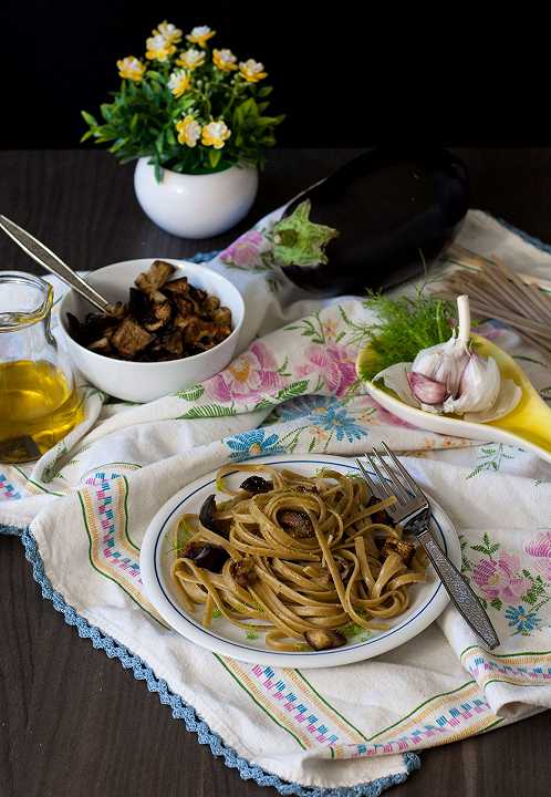 Pasta con melanzane e finocchietto