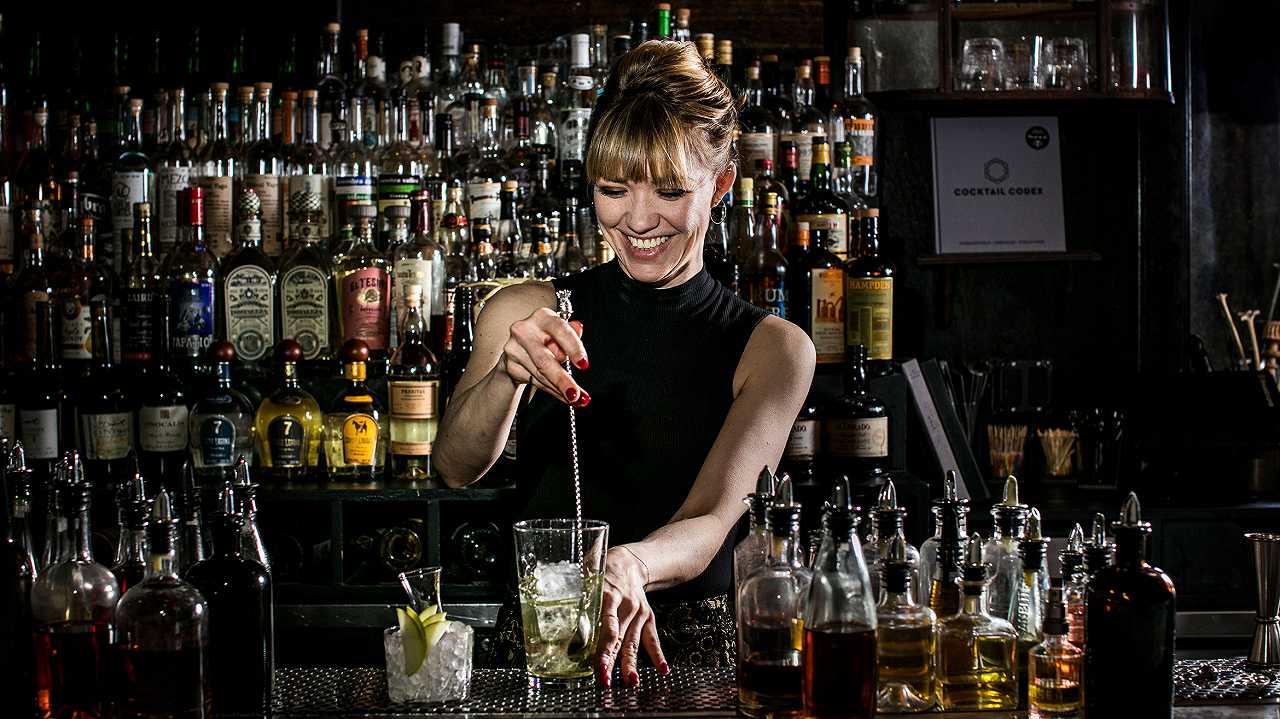 Londra: dopo 95 anni al Savoy American Bar torna una barlady