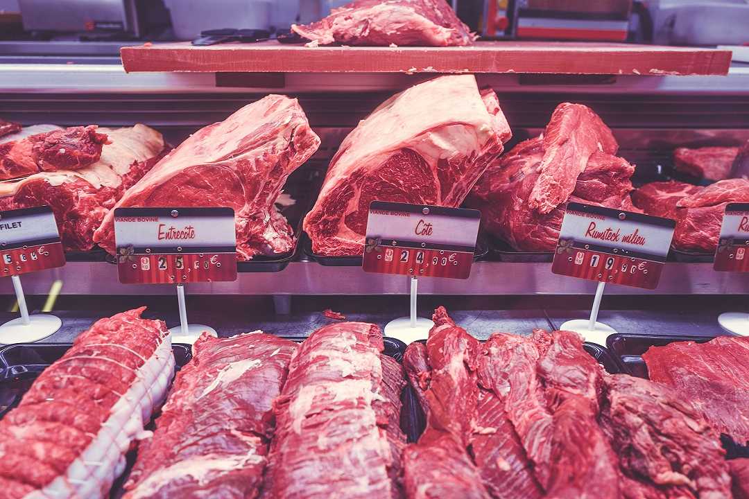 Covid, Hong Kong trova dei campioni del virus nella carne importata