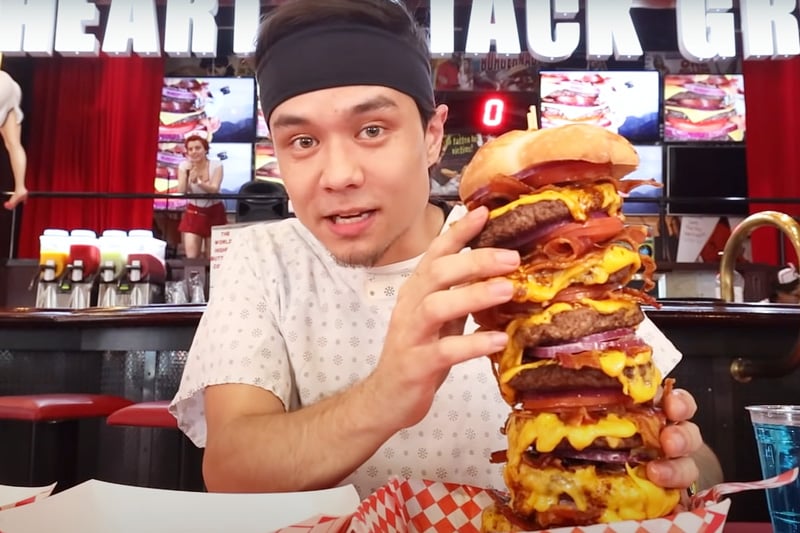 Hamburger di 20mila calorie mangiato in 4 minuti: è record