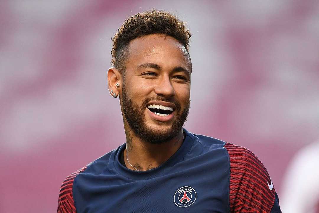 Neymar festeggia la vittoria con un vino da 435 euro