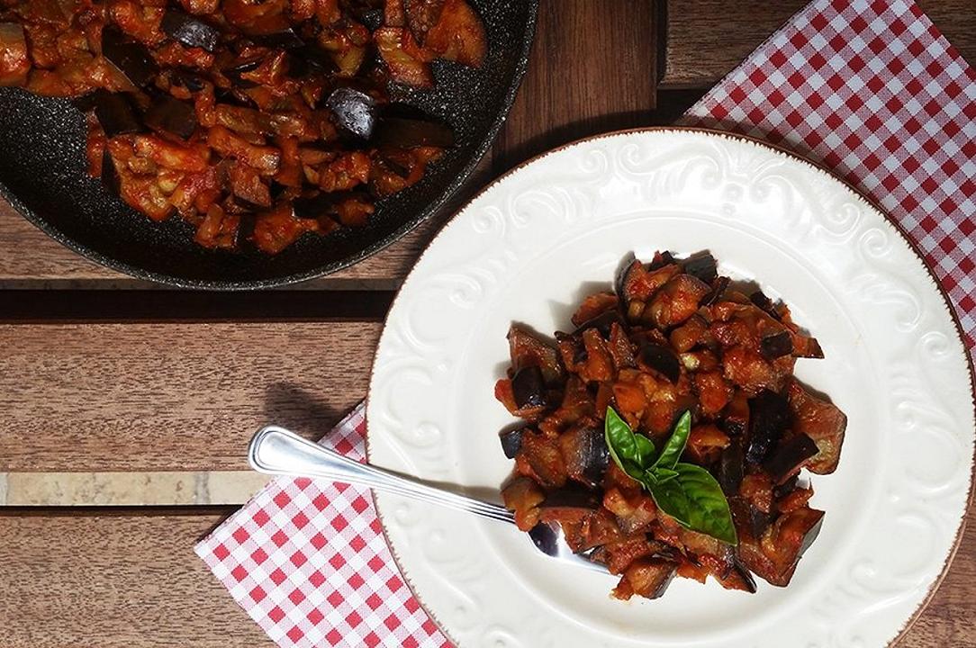 Melanzane in padella al pomodoro