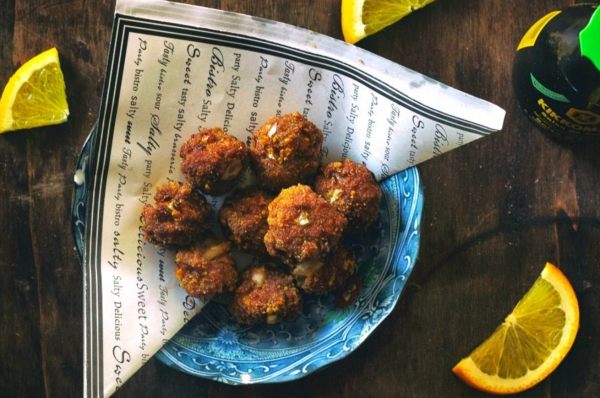 piatto da portata con polpette fritte