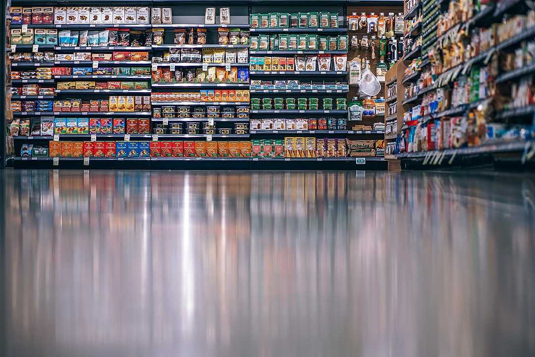 Supermercati: gli italiani preferiscono i cibi etichettati come croccanti o cremosi