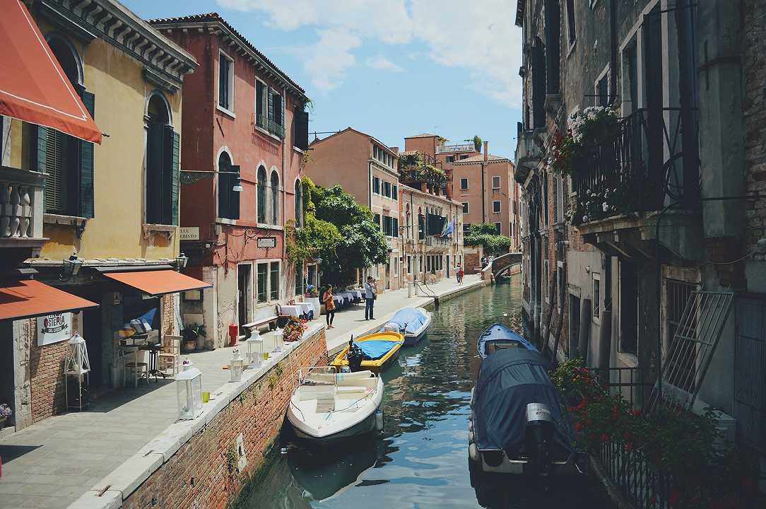 Venezia: il ristorante Teatro Goldoni fa ricorso al Tar per i tavoli in calle