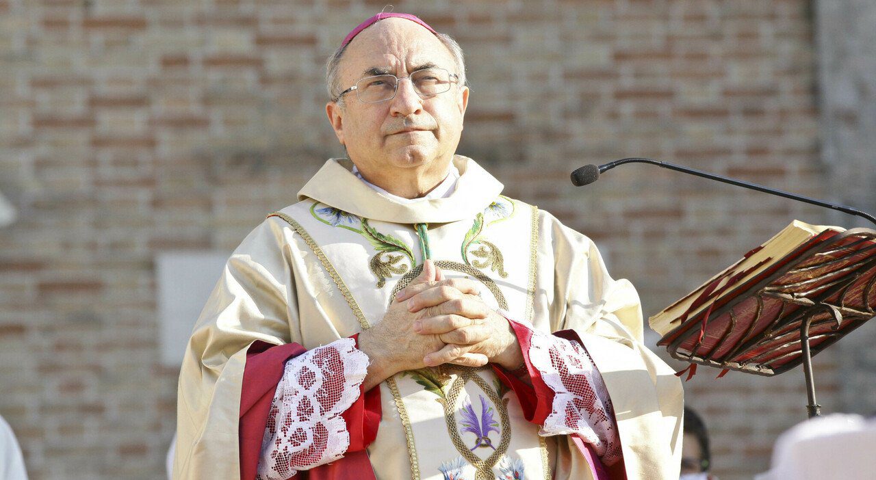 Prosecco: il Vescovo Pizziolo è contro pesticidi e monocoltura, ma arrivano gli insulti sui social