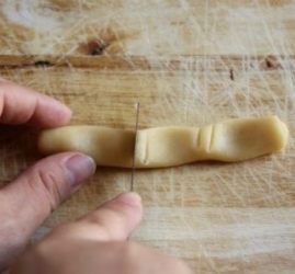 creazione dito di pasta frolla