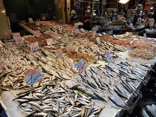 Pesce a prezzi alti: solo 1 italiano su 4 lo compra una volta a settimana