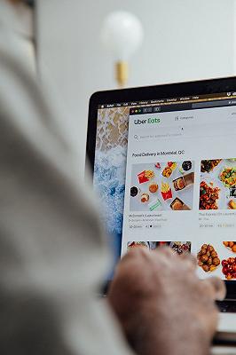 Uber Eats lancia le mappe con i ristoranti che fanno pickup