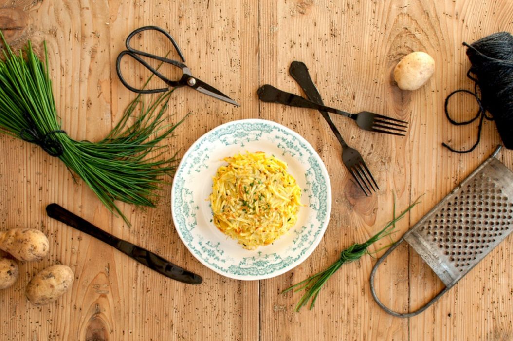 piatto con rosti di patate