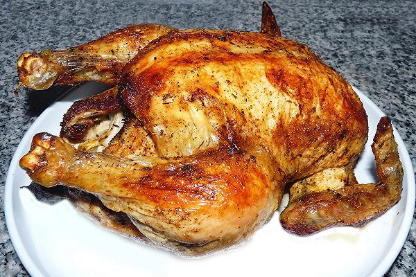 Pollo: gli italiani lo preferiscono arrosto con le patate, dati Unaitalia