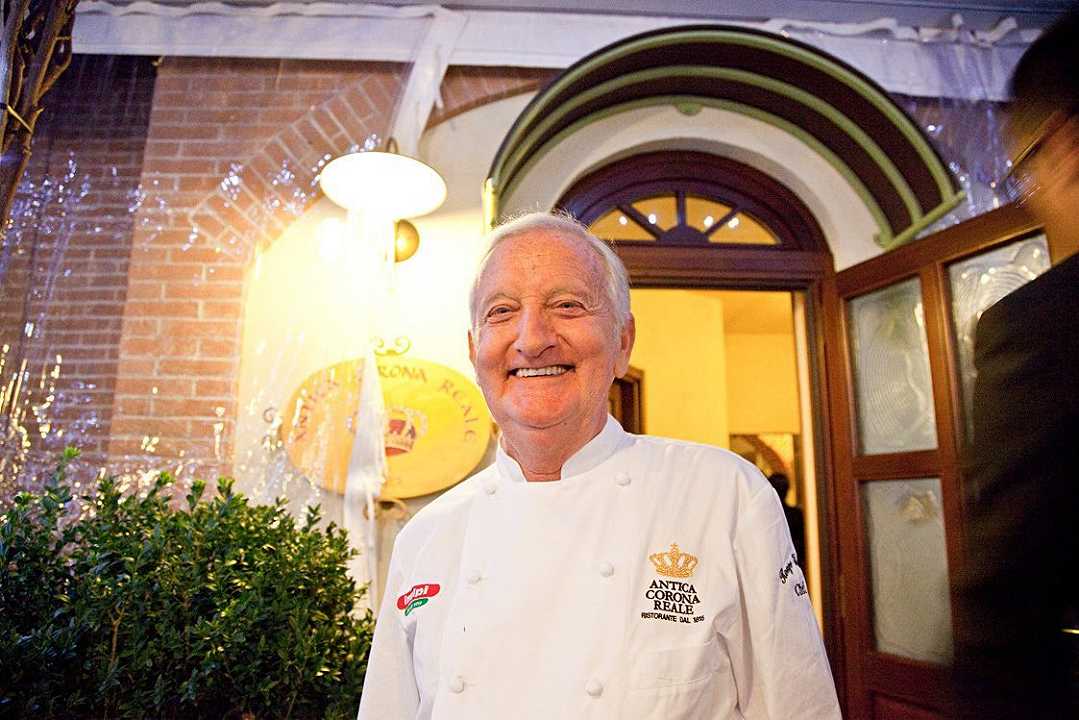 Renzo Vivalda è morto: addio al patron del ristorante l’Antica Corona Reale di Cervere