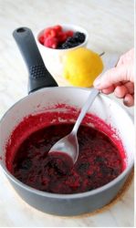 salsa di frutti di bosco per waffles