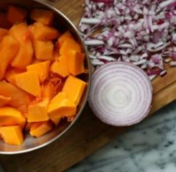zucca tagliata a tocchi
