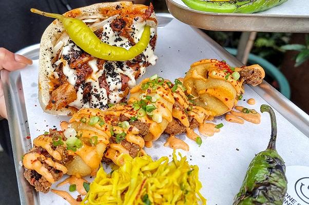 Manchester: chef stellato apre un negozio di kebab