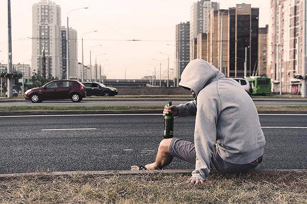 Torino, dalle 21 niente alcol in pubblico per tutto l’anno